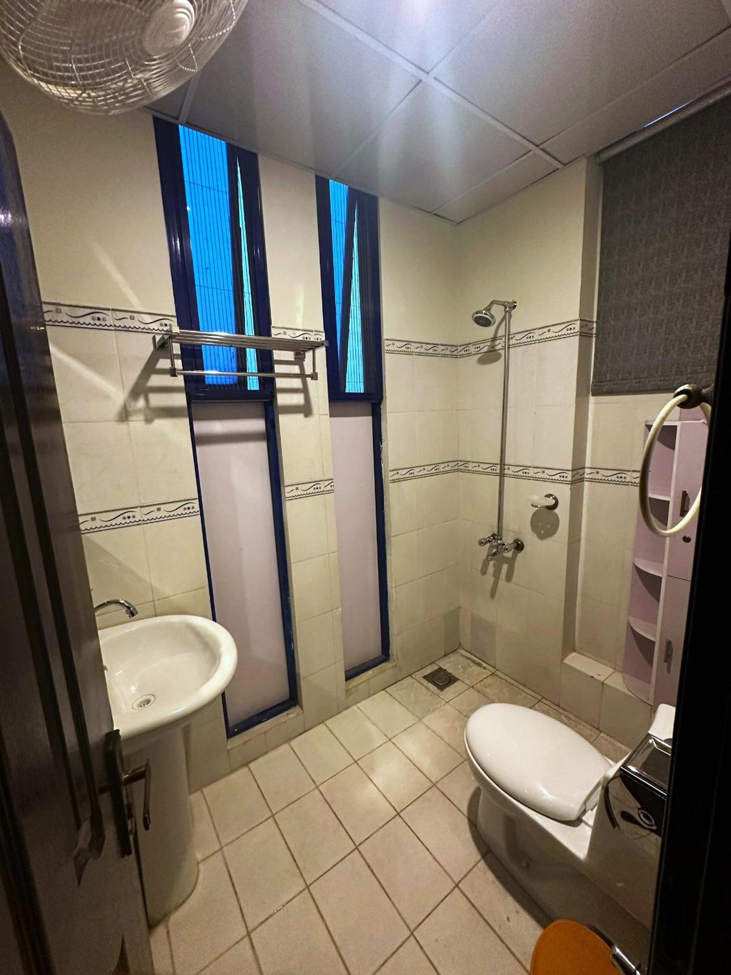 Luxury Apartment In Dha Phase 8, Near Allama Iqbal International Airport ラホール エクステリア 写真