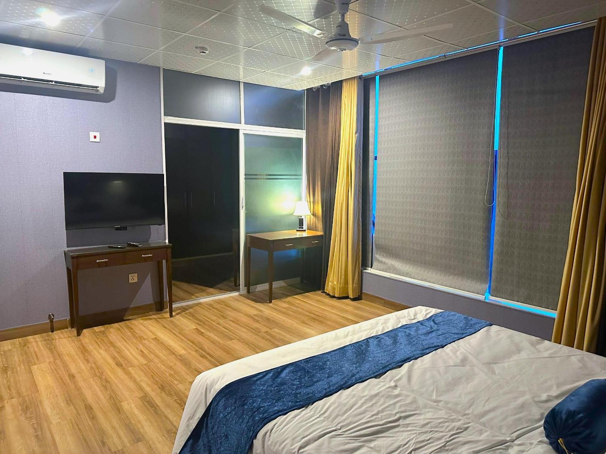 Luxury Apartment In Dha Phase 8, Near Allama Iqbal International Airport ラホール エクステリア 写真
