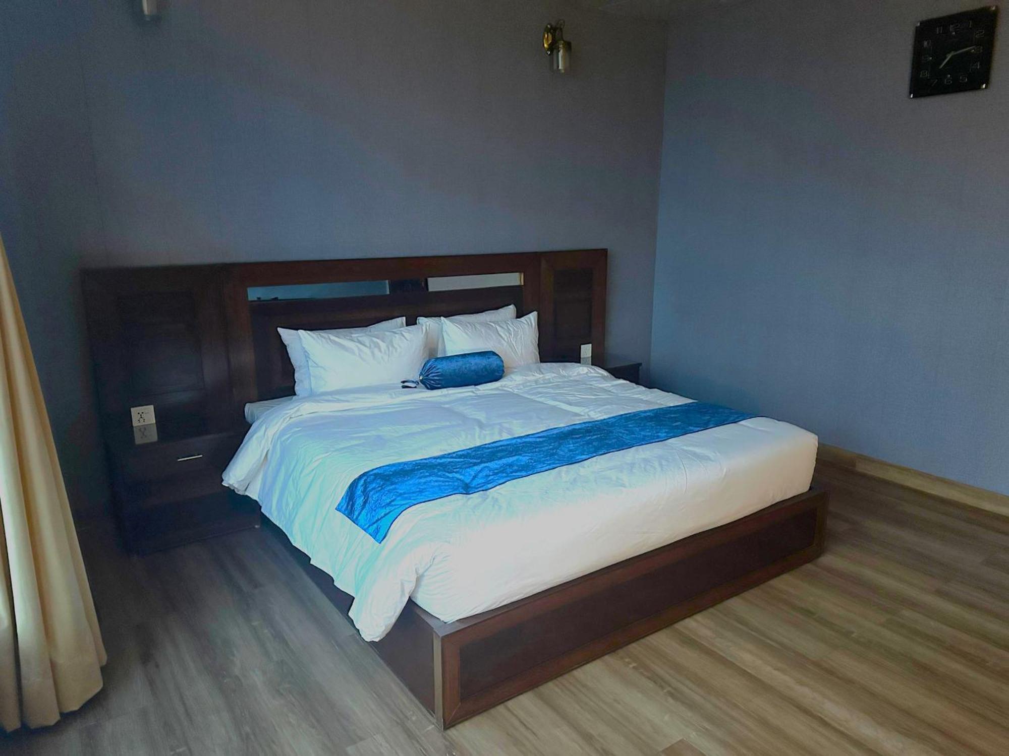 Luxury Apartment In Dha Phase 8, Near Allama Iqbal International Airport ラホール エクステリア 写真