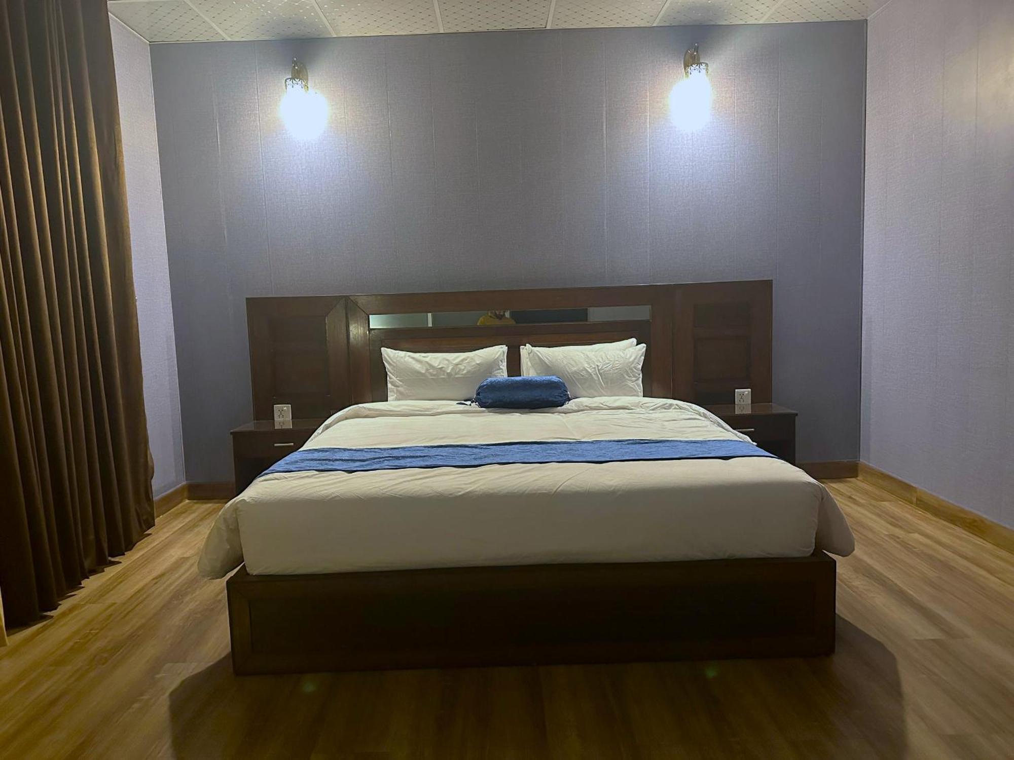 Luxury Apartment In Dha Phase 8, Near Allama Iqbal International Airport ラホール エクステリア 写真