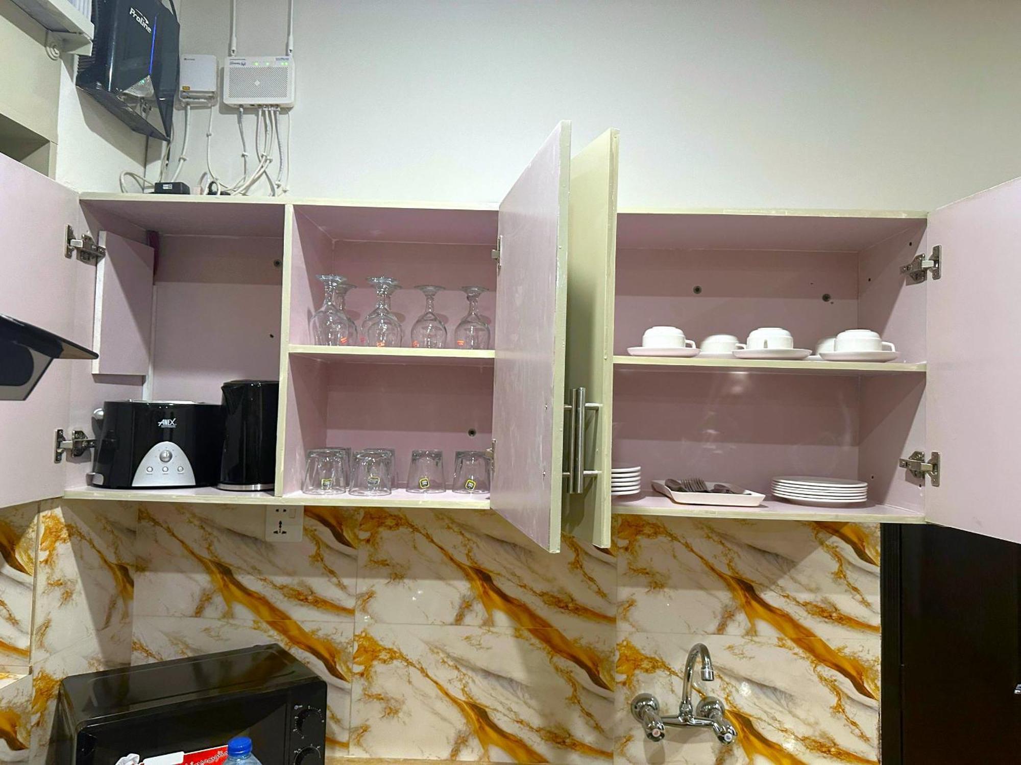 Luxury Apartment In Dha Phase 8, Near Allama Iqbal International Airport ラホール エクステリア 写真